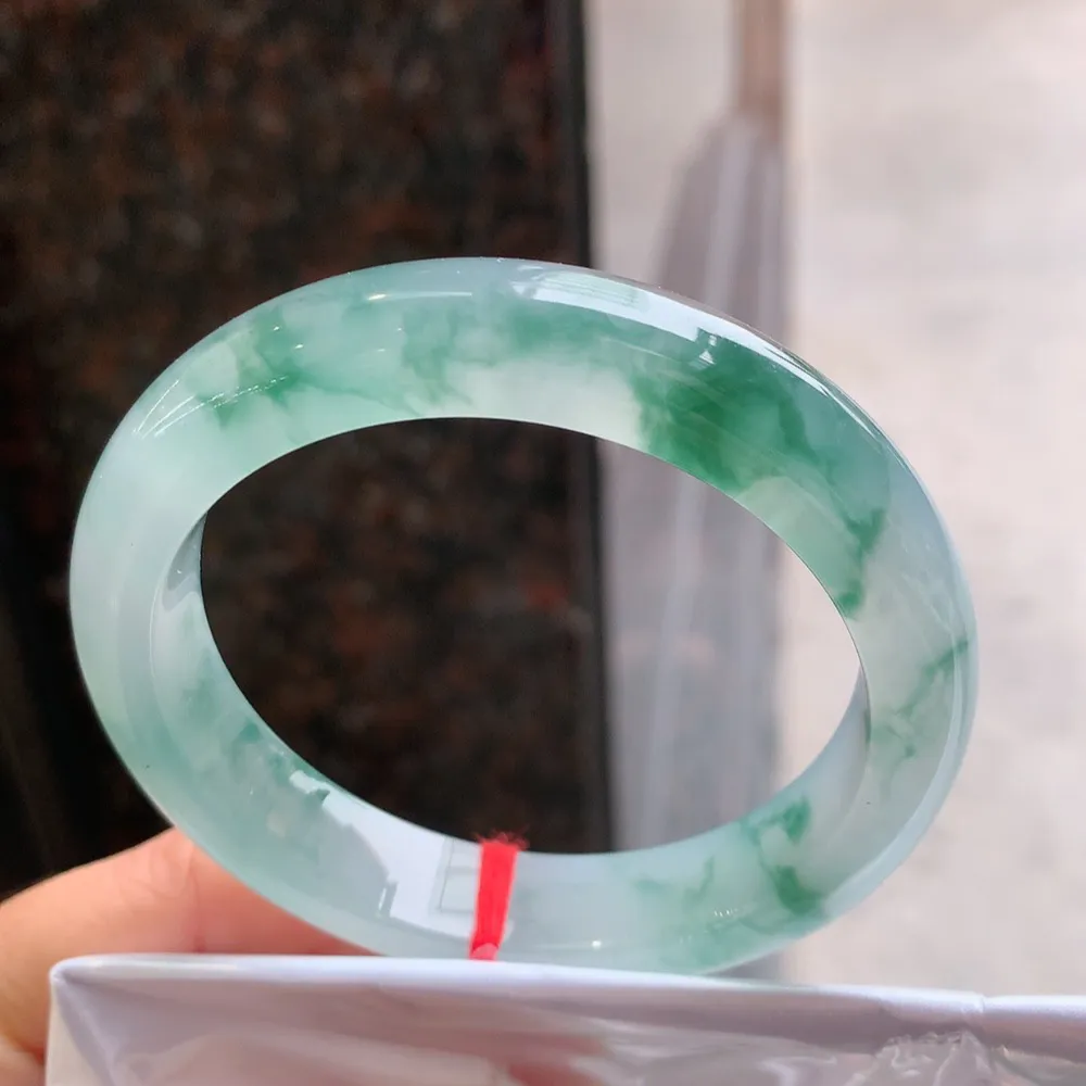 正圈冰玻飘花 无瑕 尺寸:56.1/12.1/8.7 花美 种水好