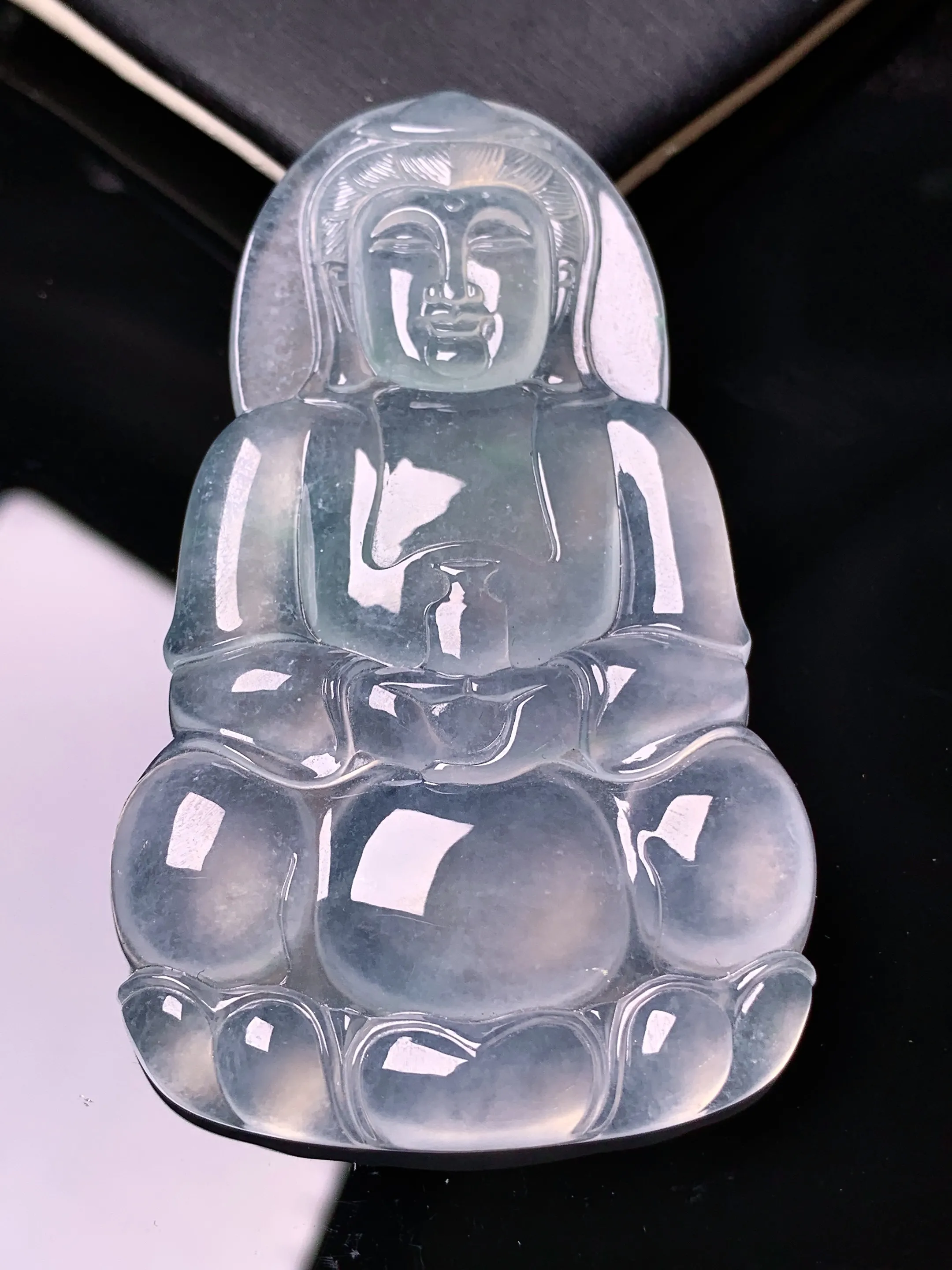 冰种观音吊坠 玉质细腻 色泽清新艳丽 整体尺寸68*41.3*5.3