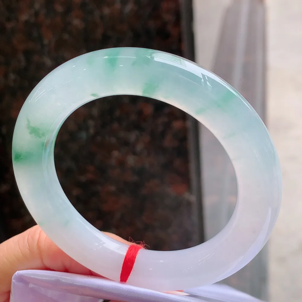 圆条冰玻飘花 无瑕 尺寸:55.7/11.7/12.2 胶感十足