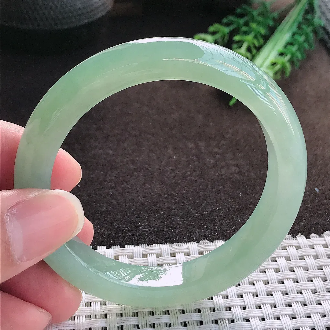 天然a货翡翠55/10.7/8.6老坑冰胶果冻冰晴满甜绿手镯宽边玉手镯