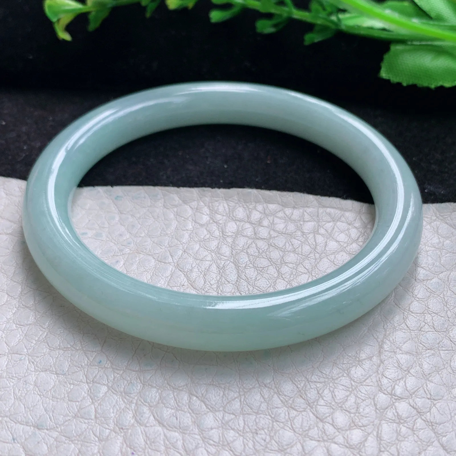 xx自然光53*8.2*8美人镯 缅甸翡翠a货玉手镯浅绿圆条珠宝玉手环 叮当镯