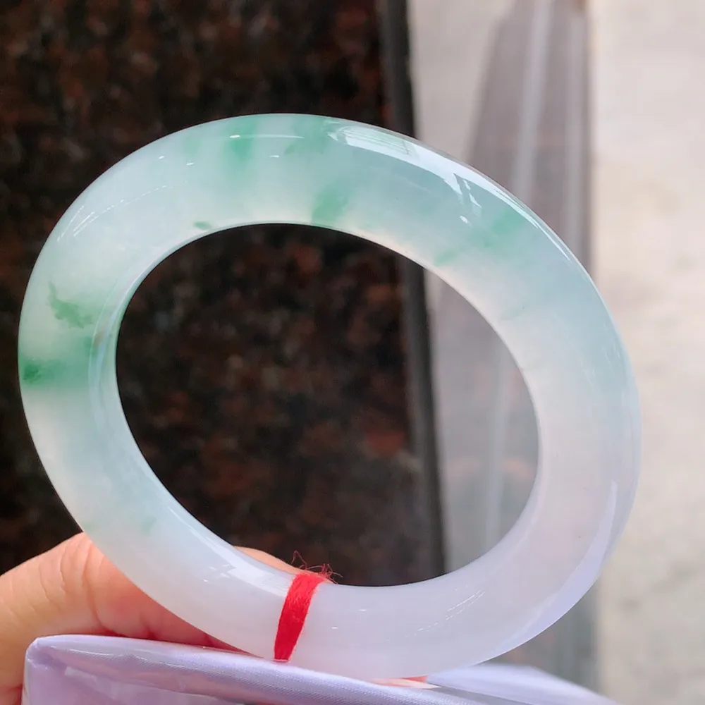 圆条冰玻飘花 无瑕 尺寸:55.7/11.7/12.2 胶感十足