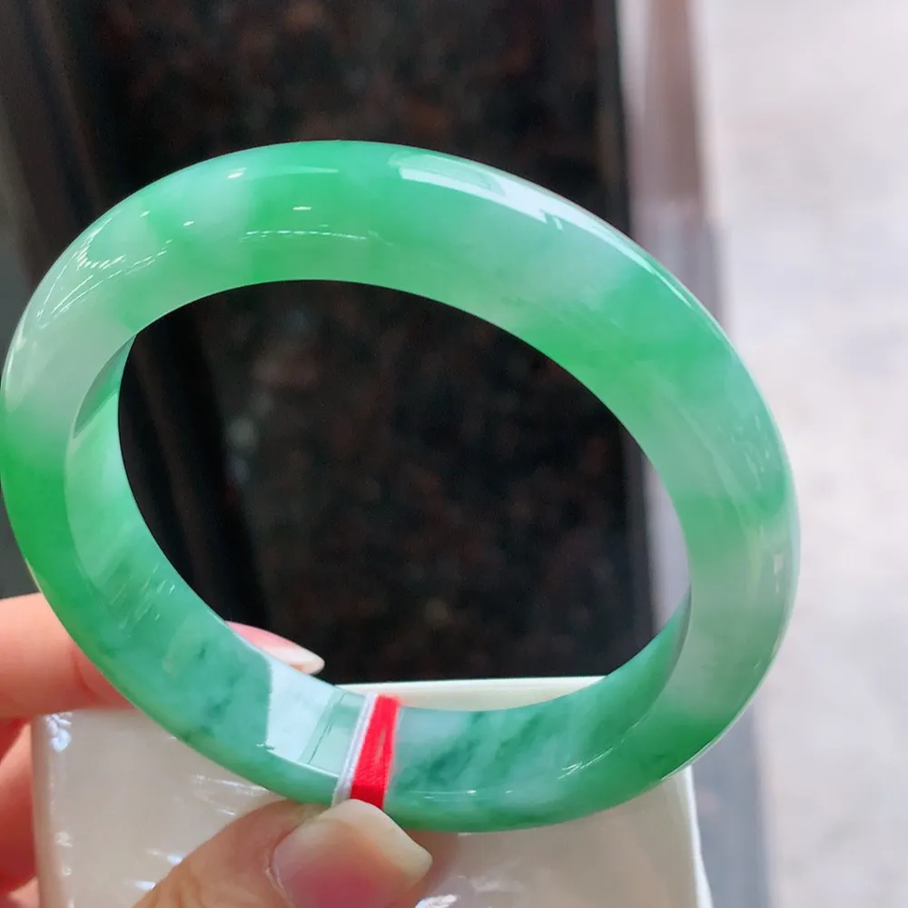 正圈冰阳绿 无瑕 尺寸:57.7/12.8/8.8 色好