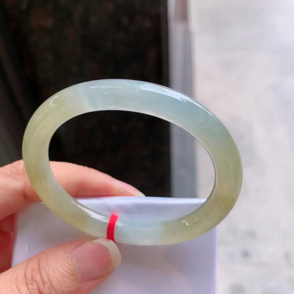 贵妃高冰黄翡 无瑕 尺寸:52.8/44.6/7.7 种色兼备🥰🥰