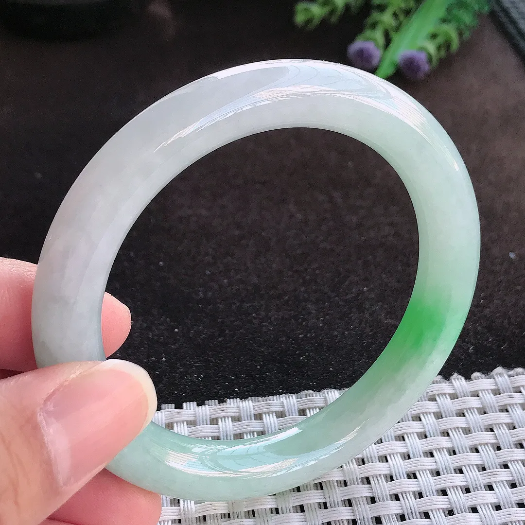 天然a货翡翠55/9.6/9.4老坑冰润起胶飘绿圆条手镯玉手镯
