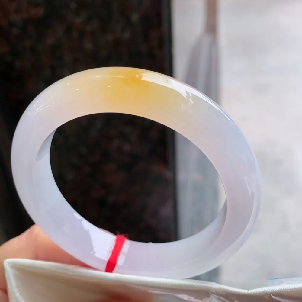 正圈高冰黄 无瑕 尺寸:55.2/12.5/9.1 种色俱佳