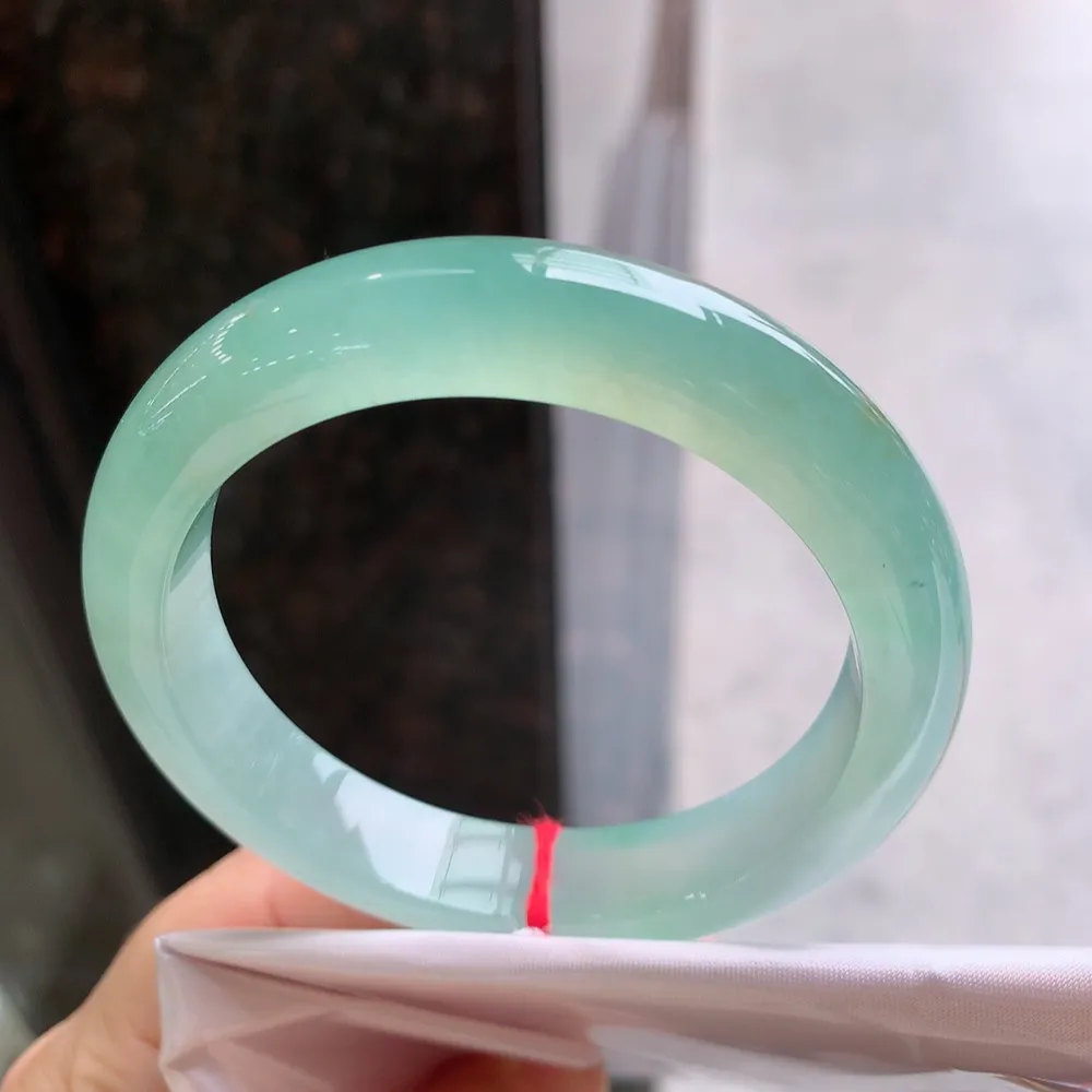 正圈高冰绿洒金 无瑕 尺寸:57.3/12/8.7 种色兼备🥰🥰