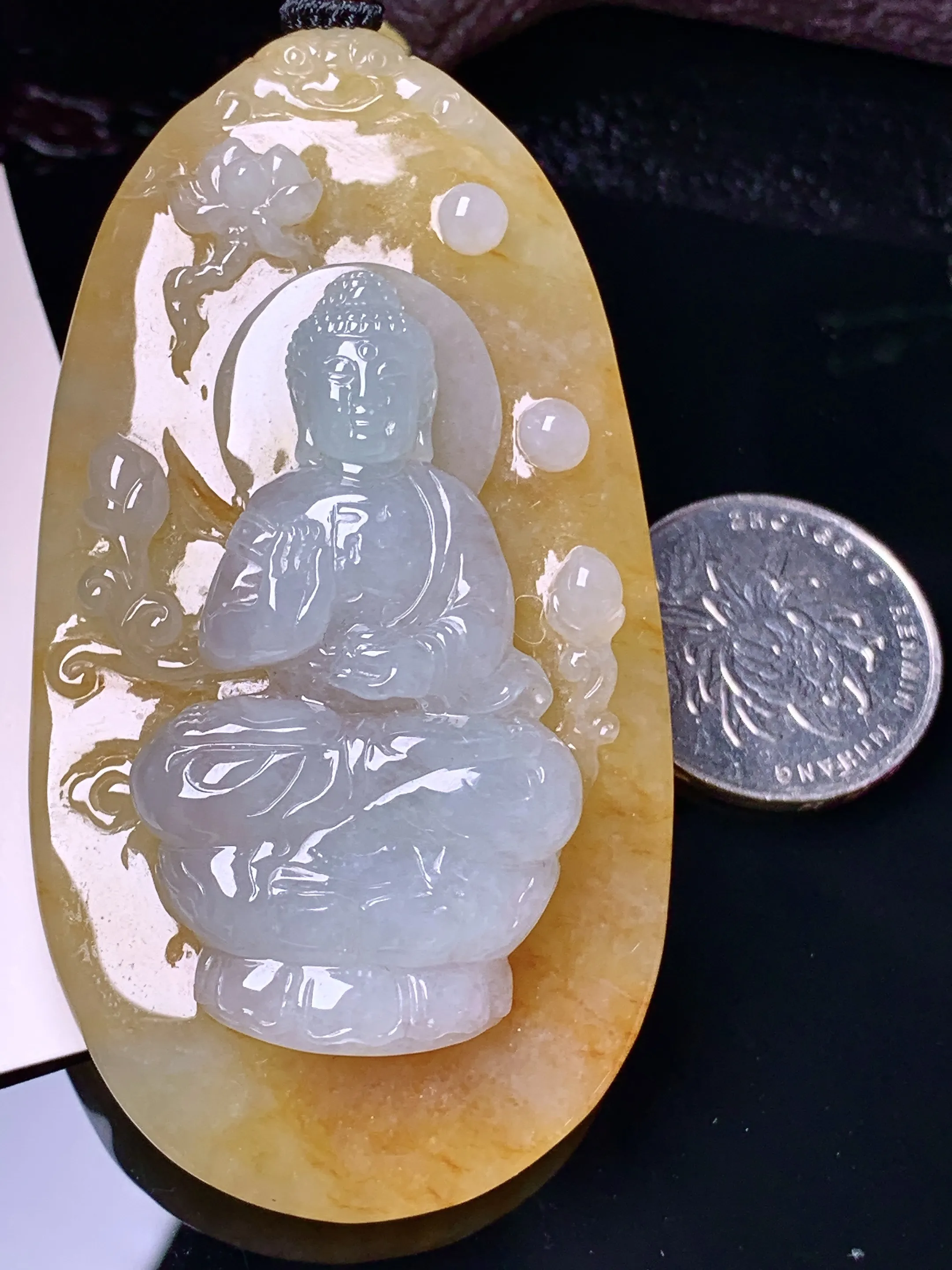 黄翡观音吊坠 玉质细腻 色泽清新艳丽 整体尺寸75*40.6*12.8