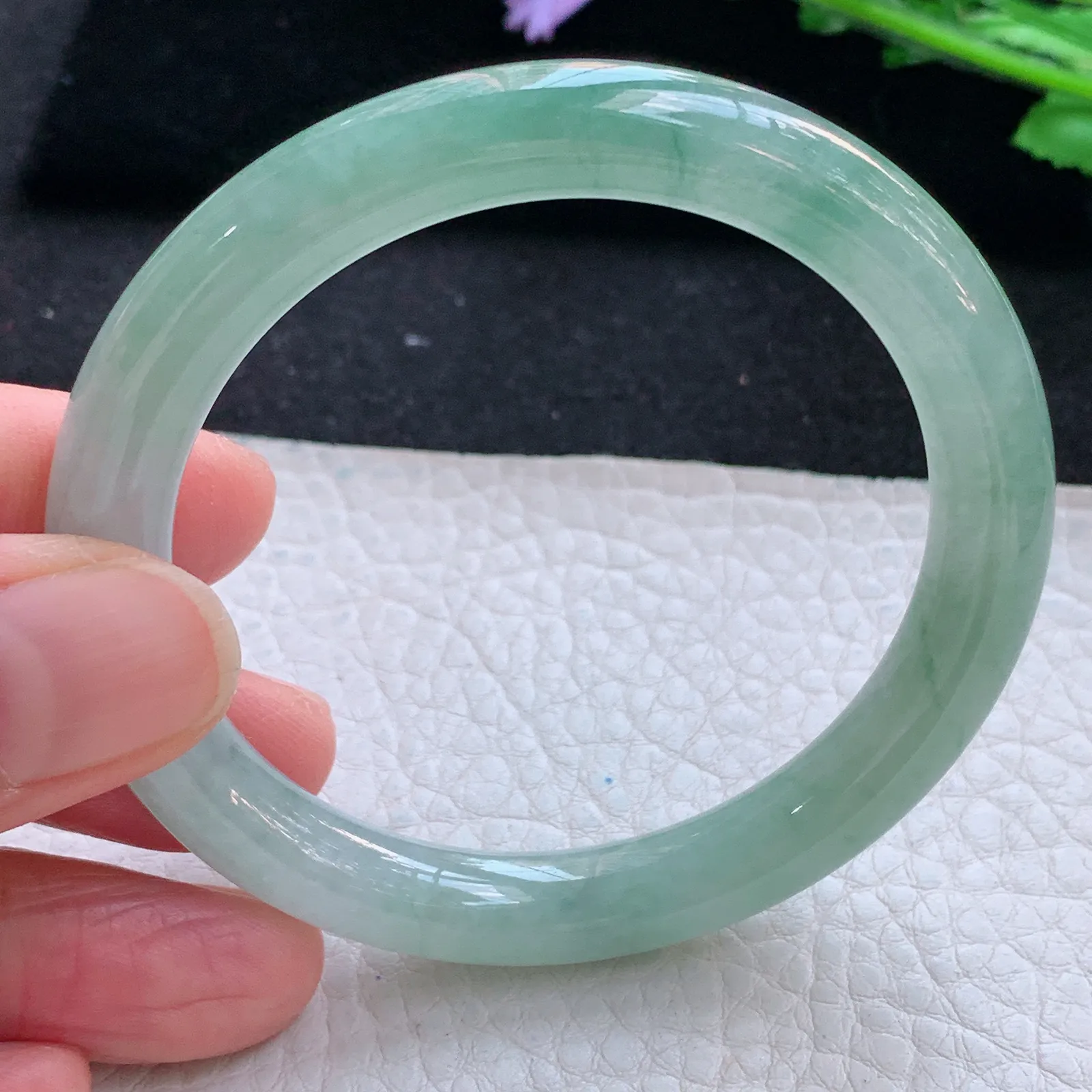 n小圈口53*8.3叮当镯 天然缅甸翡翠冰胶水灵圆条玉手镯 美人镯