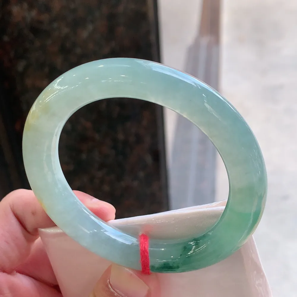 圆条冰黄翡飘花 无瑕 尺寸:57.1/11 花美 种水好