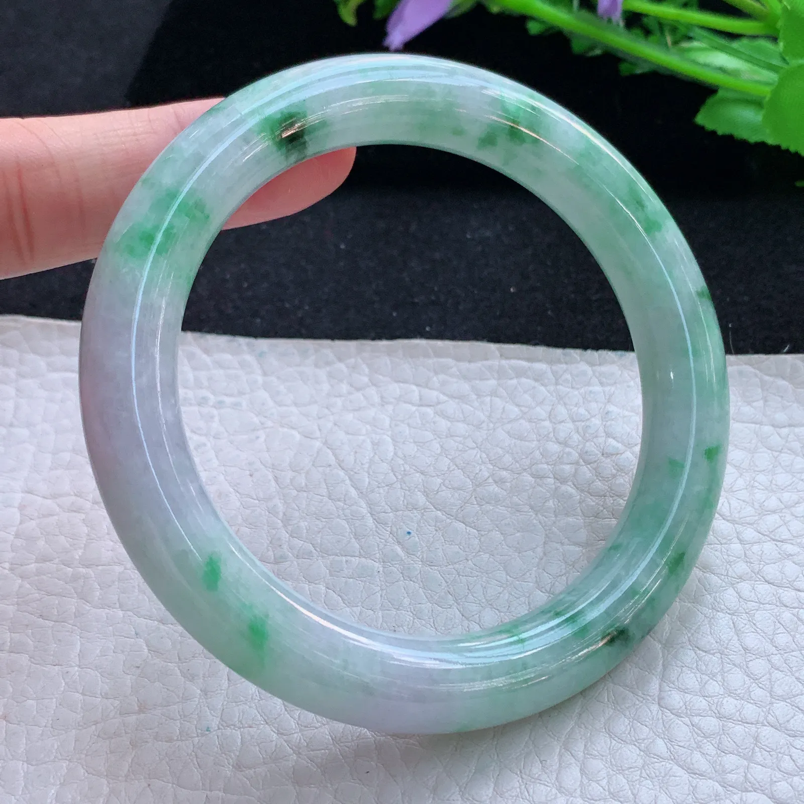 n大圈口60*10.9*10.6美人镯 天然缅甸翡翠春带彩圆条玉手镯 珠宝玉手环