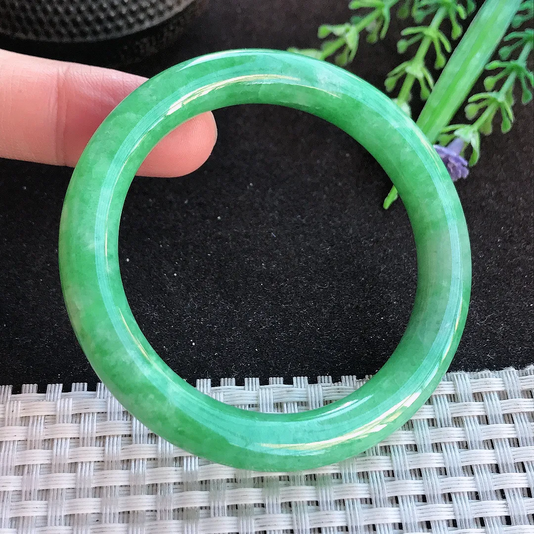 天然a货翡翠50.5/8.5老坑精美温润满绿圆条手镯小圈口玉手镯