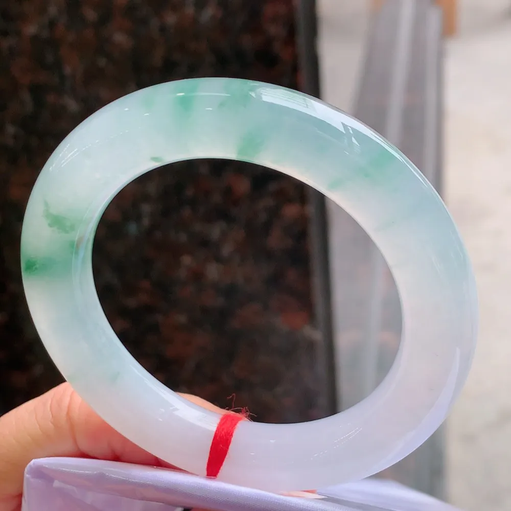 圆条冰玻飘花 无瑕 尺寸:55.7/11.7/12.2 胶感十足