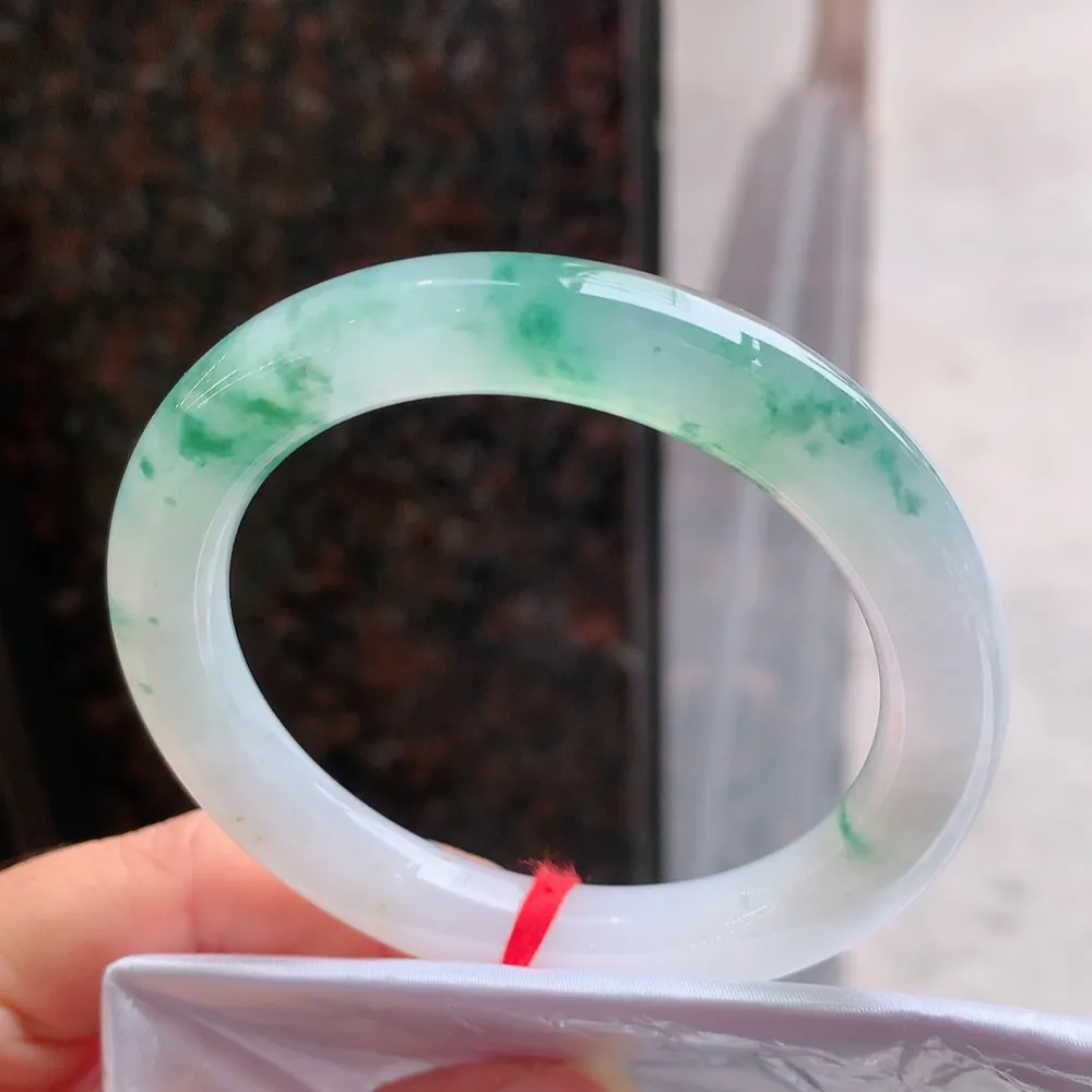 圆条高冰飘花 无瑕 尺寸:54.1/10.1 花美 种水好