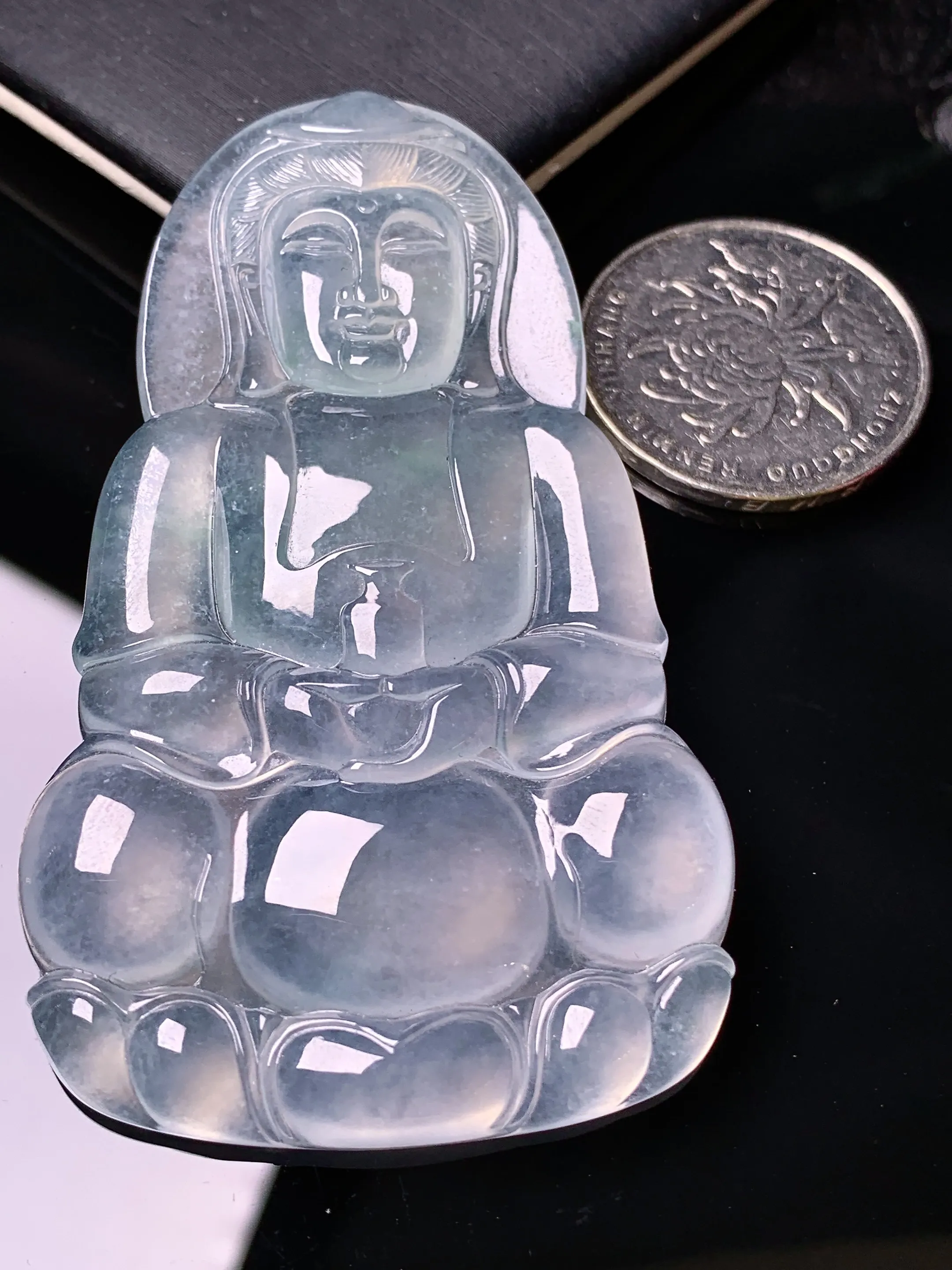 冰种观音吊坠 玉质细腻 色泽清新艳丽 整体尺寸68*41.3*5.3