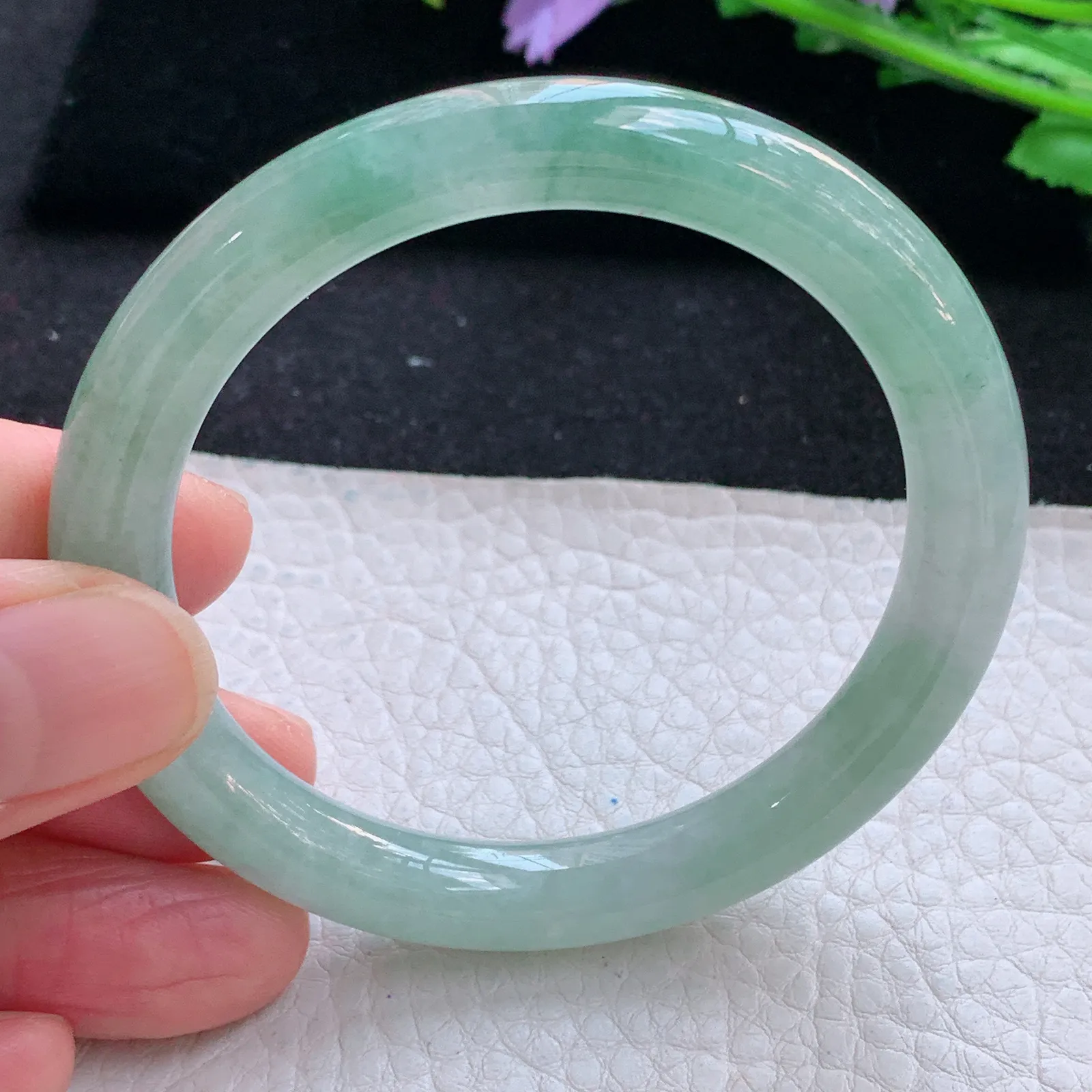n小圈口53*8.3叮当镯 天然缅甸翡翠冰胶水灵圆条玉手镯 美人镯
