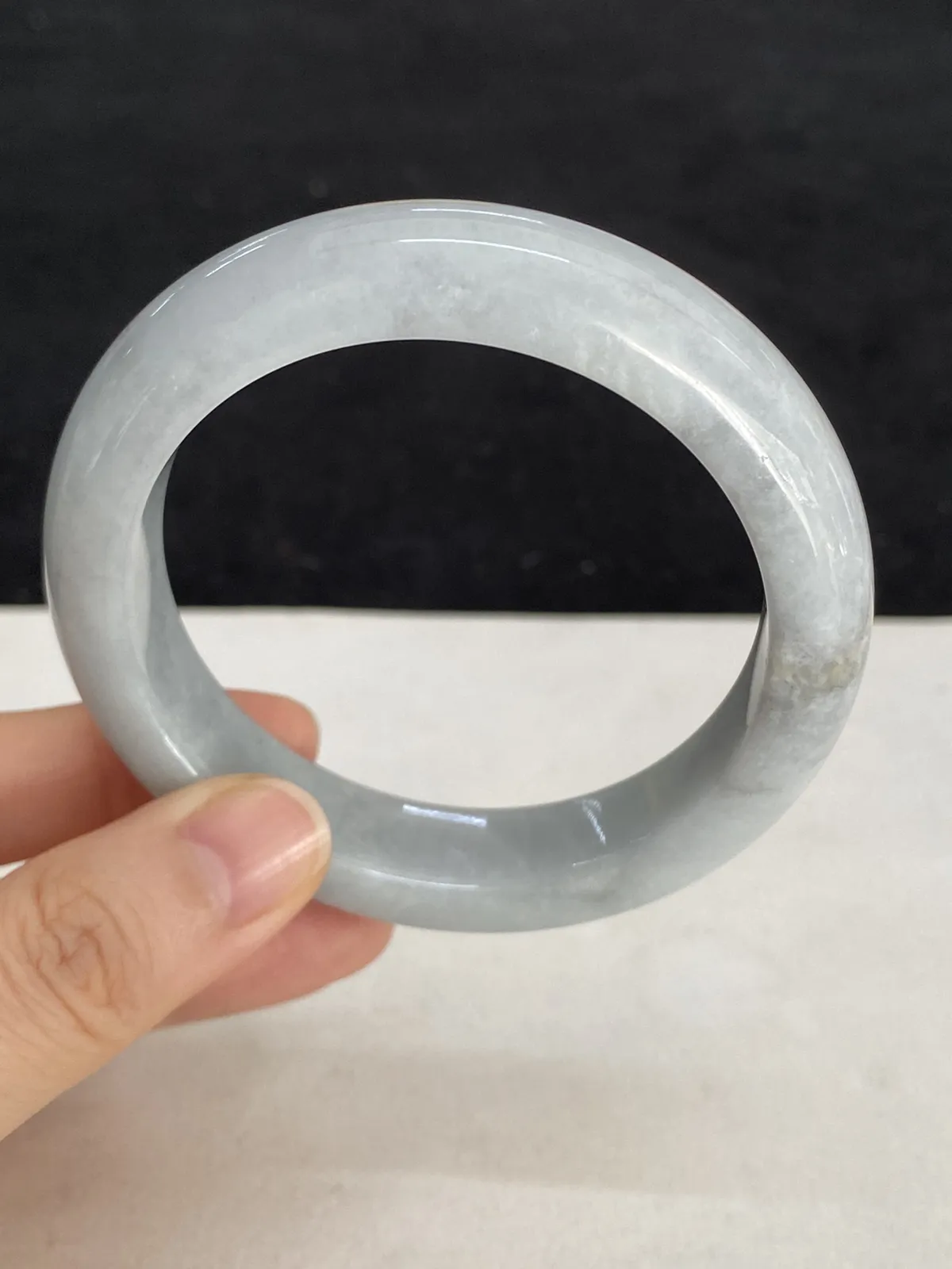 正圈53.8圈口，翡翠糯化种白色手镯