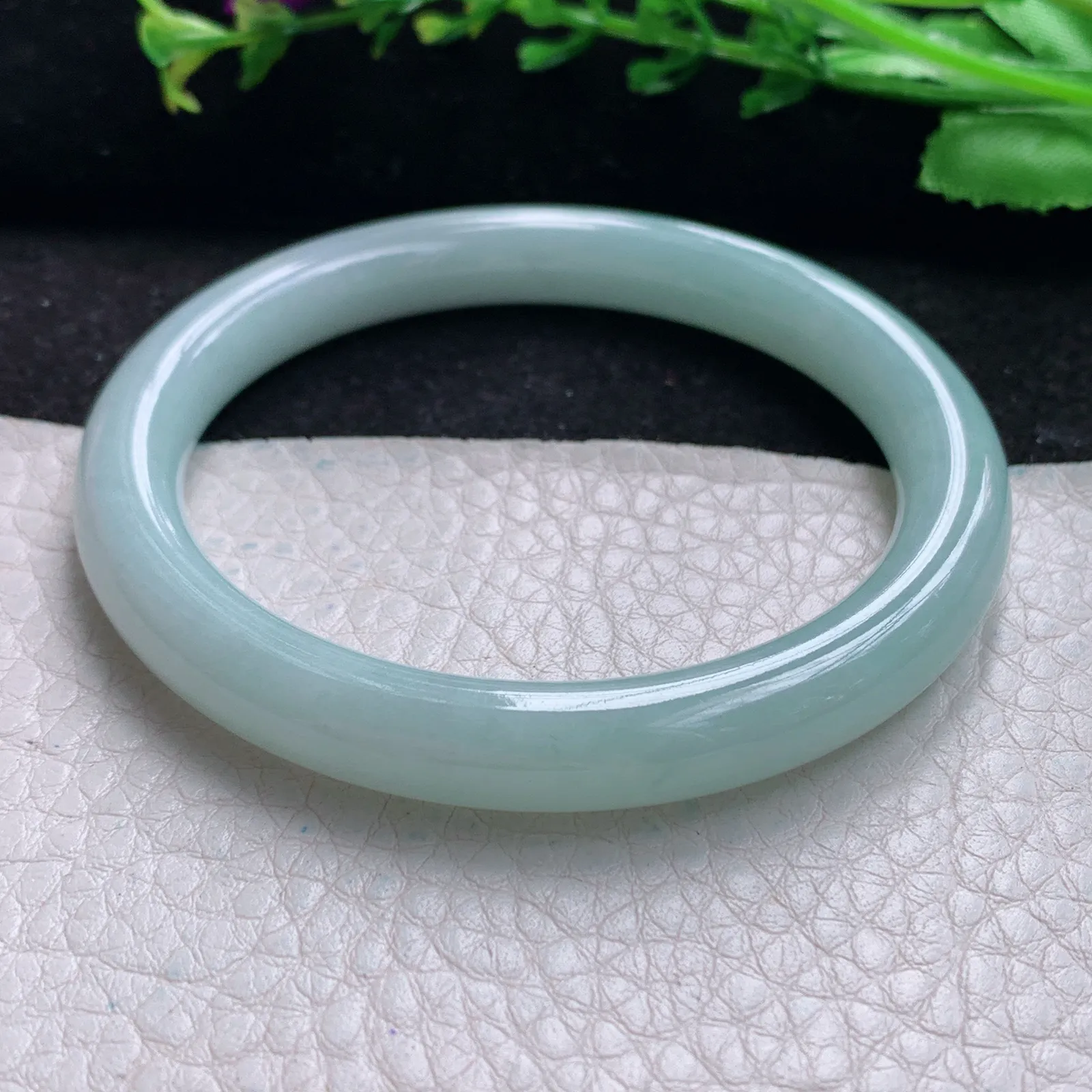 xx自然光53*8.2*8美人镯 缅甸翡翠a货玉手镯浅绿圆条珠宝玉手环 叮当镯