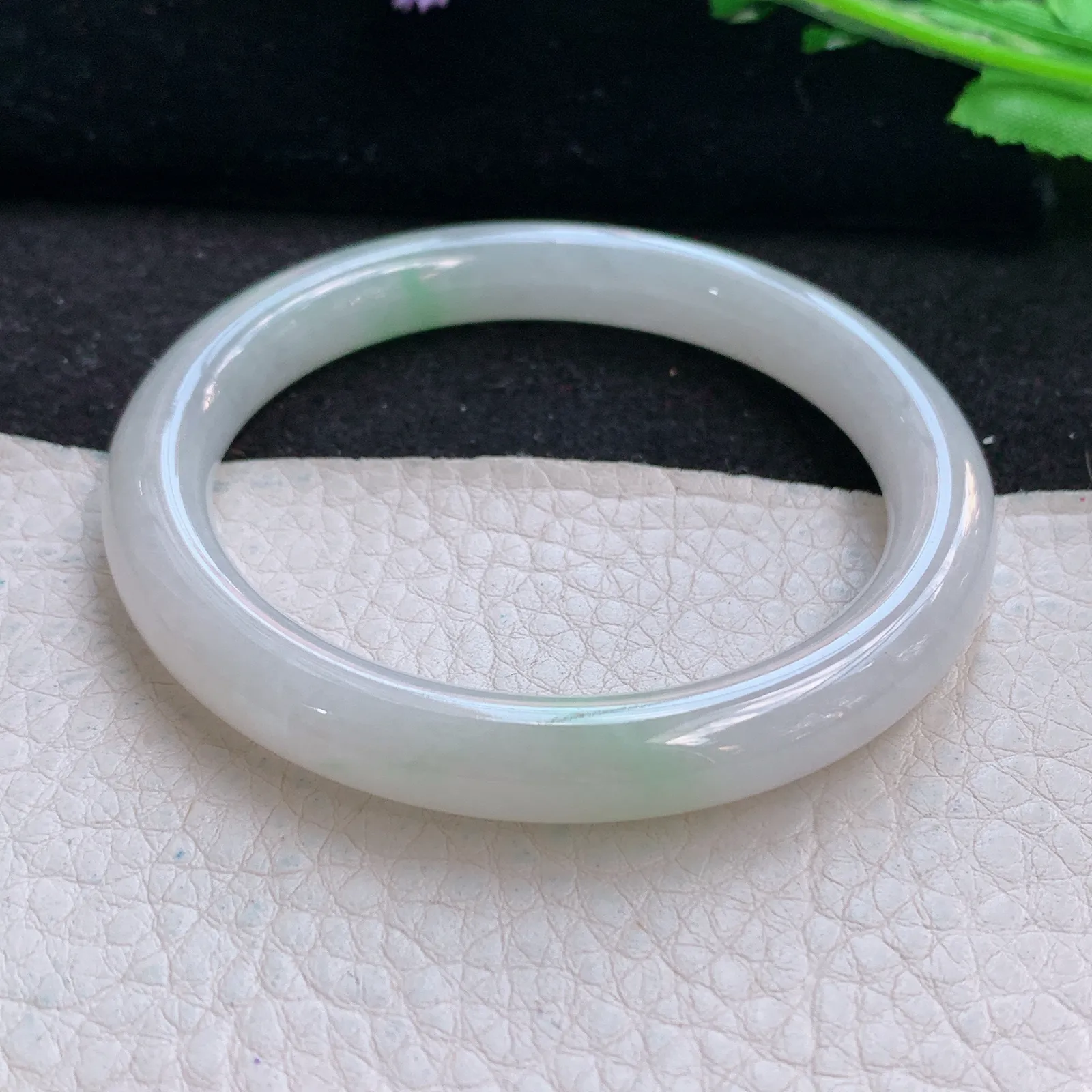 n小圈口53*8.5*8叮当镯 天然缅甸翡翠清新水灵圆条玉手镯 美人镯