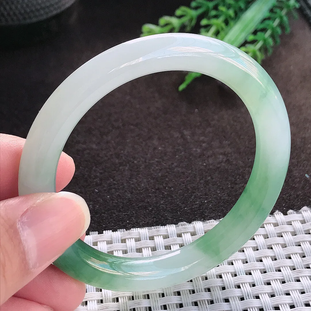 天然a货翡翠53/8.6/8.7老坑冰胶果冻冰晴绿圆条手镯玉手镯