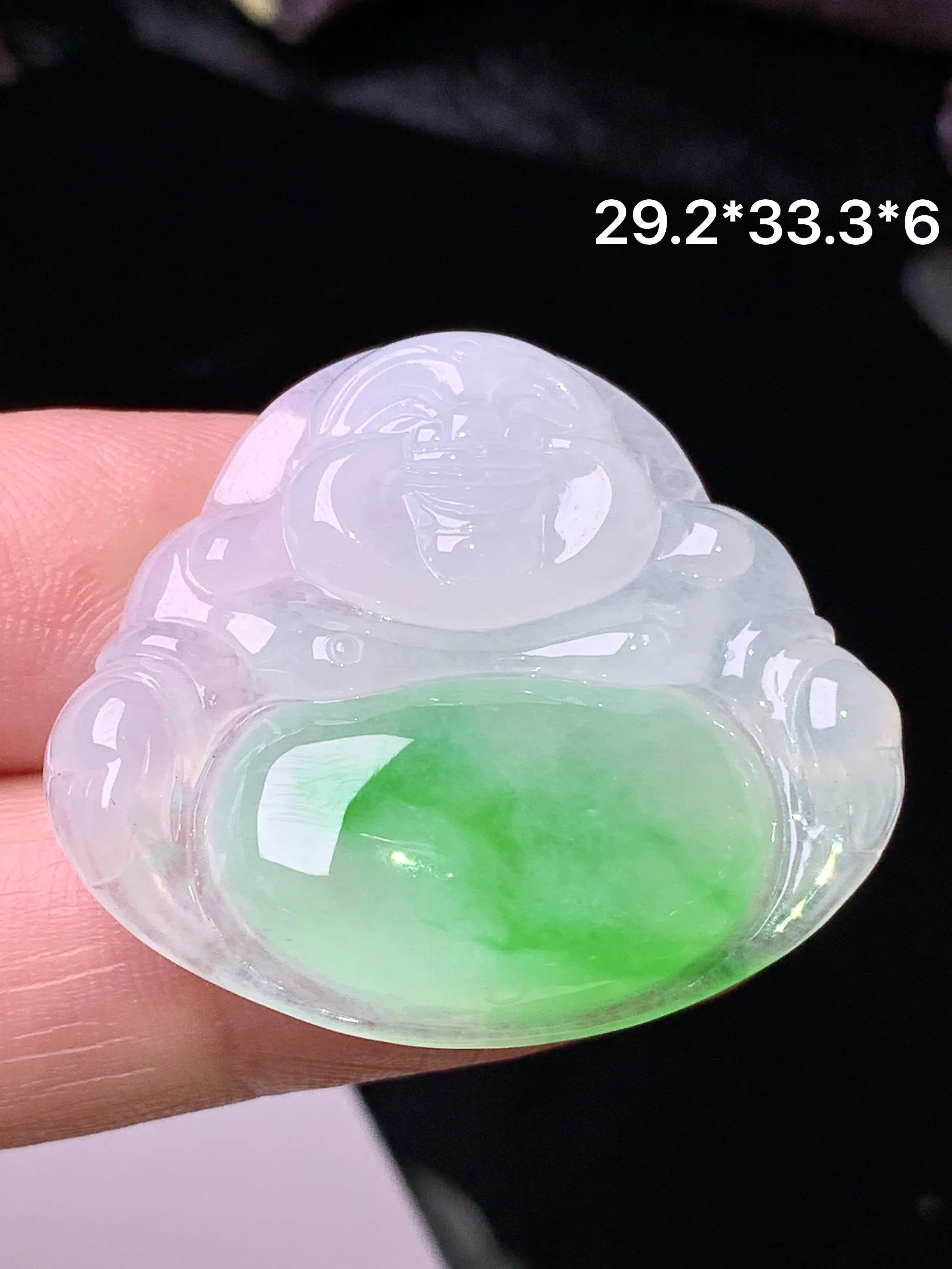 飘绿佛公吊坠 玉质细腻 色泽清新艳丽 整体尺寸29.2*33.3*6