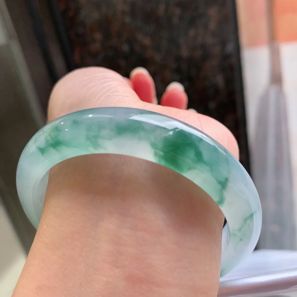 正圈冰玻飘花 无瑕 尺寸:56.1/12.1/8.7 花美 种水好