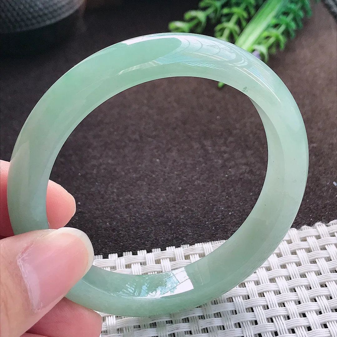 天然a货翡翠56/11.3/8老坑冰胶水灵满绿手镯宽边玉手镯