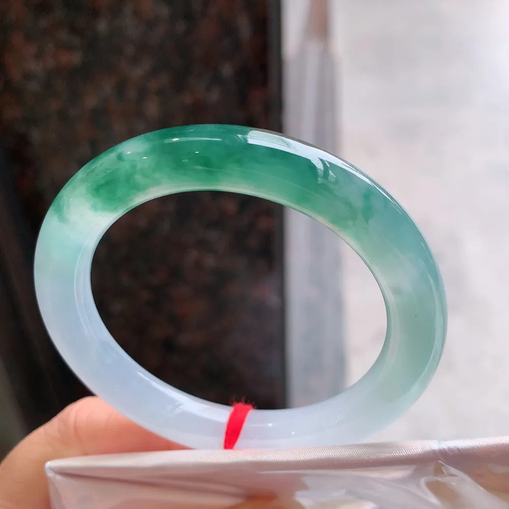 圆条高冰飘花 无瑕 尺寸:53.1/9.5 花美 种水好