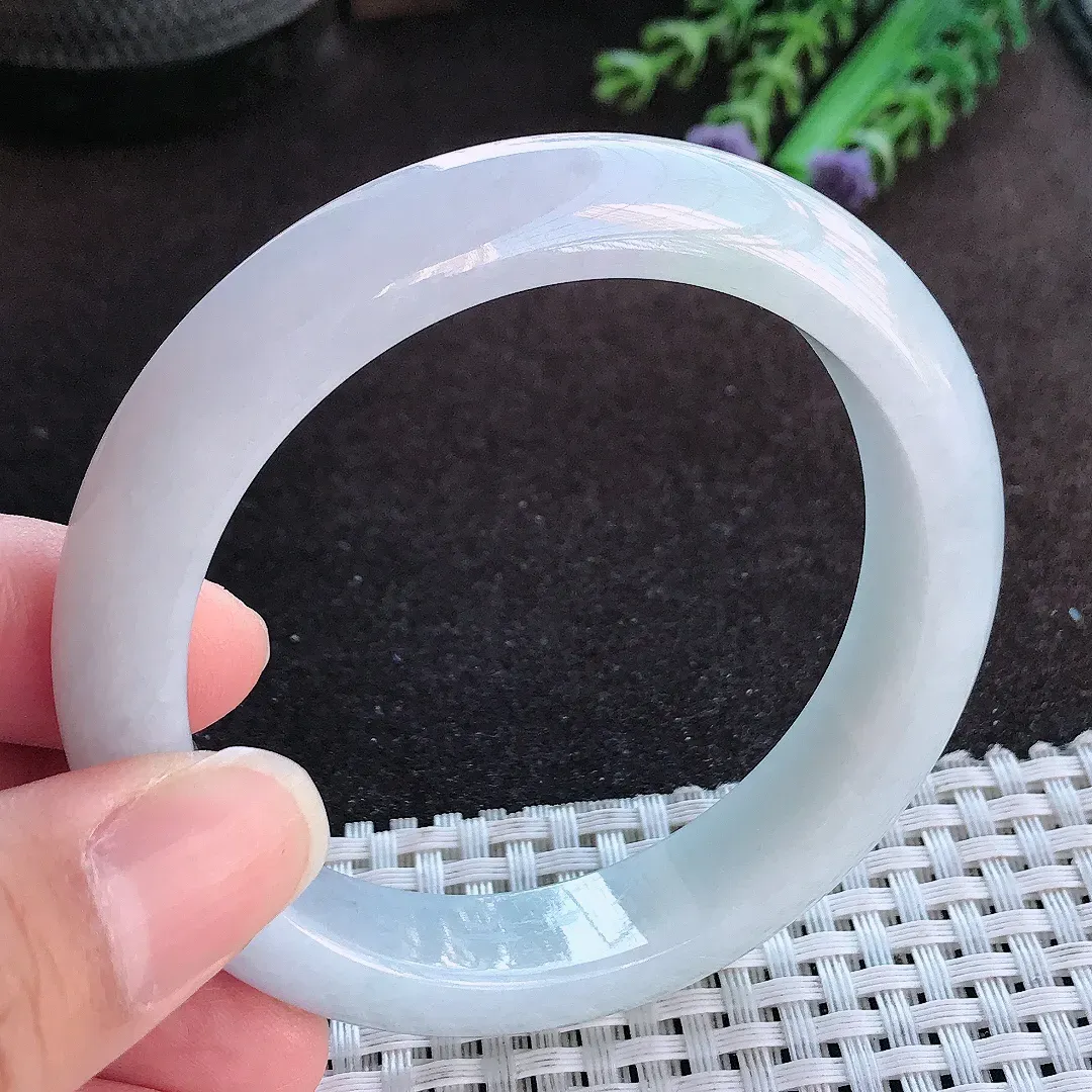 天然a货翡翠57/12.6/8.8老坑秀气温润月光白手镯宽边玉手镯