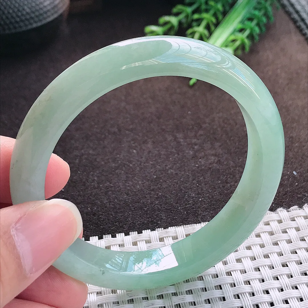 天然a货翡翠56/11.3/8老坑冰胶水灵满绿手镯宽边玉手镯