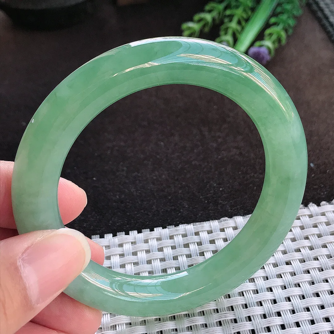 天然a货翡翠55/10.7/10.8老坑冰胶水灵冰晴满绿圆条手镯玉手镯