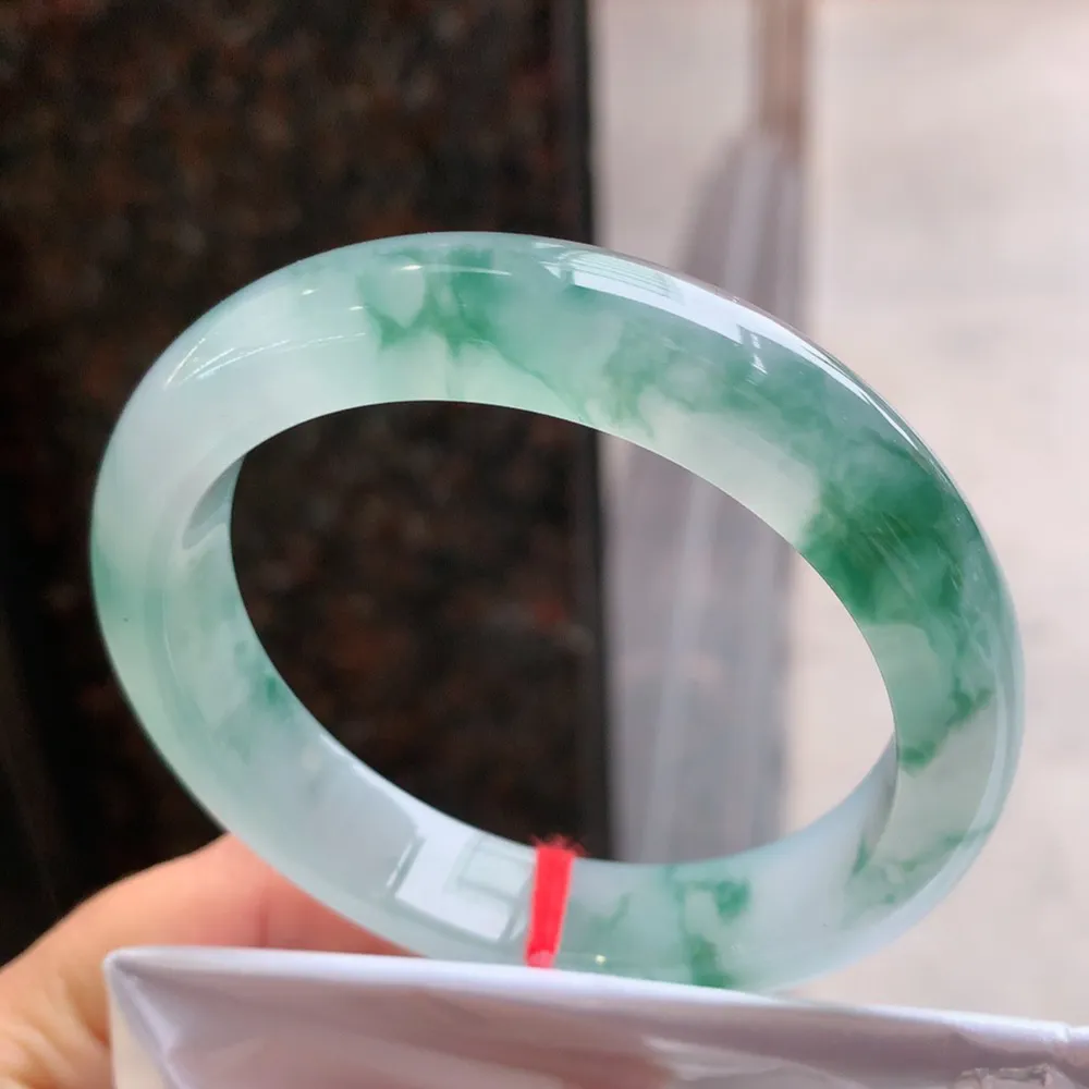 正圈冰玻飘花 无瑕 尺寸:56.1/12.1/8.7 花美 种水好