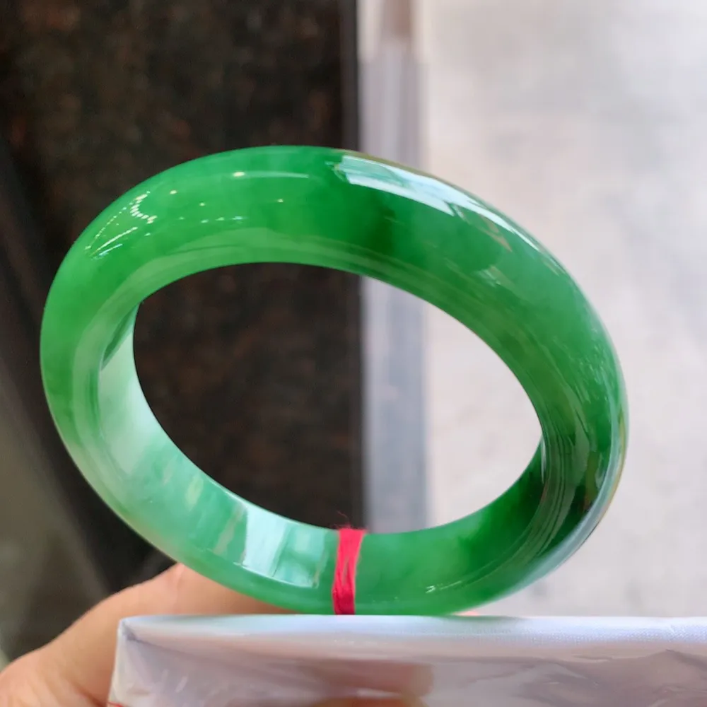 正圈一大圈辣绿 无瑕 尺寸:54.2/12.3/9.1 色辣