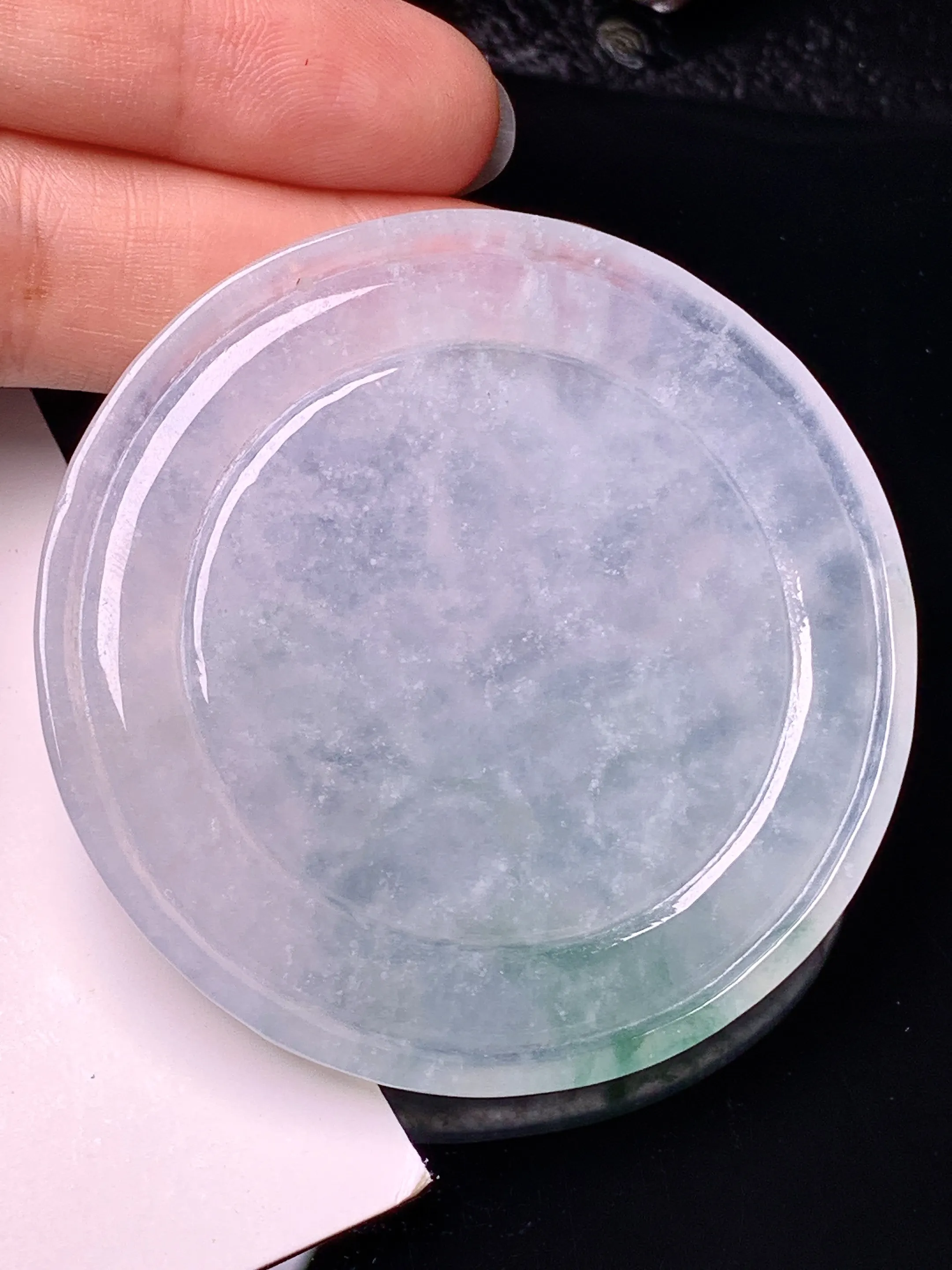 冰种飘绿山水牌子吊坠 玉质细腻 色泽清新艳丽 整体尺寸55.6*6.2