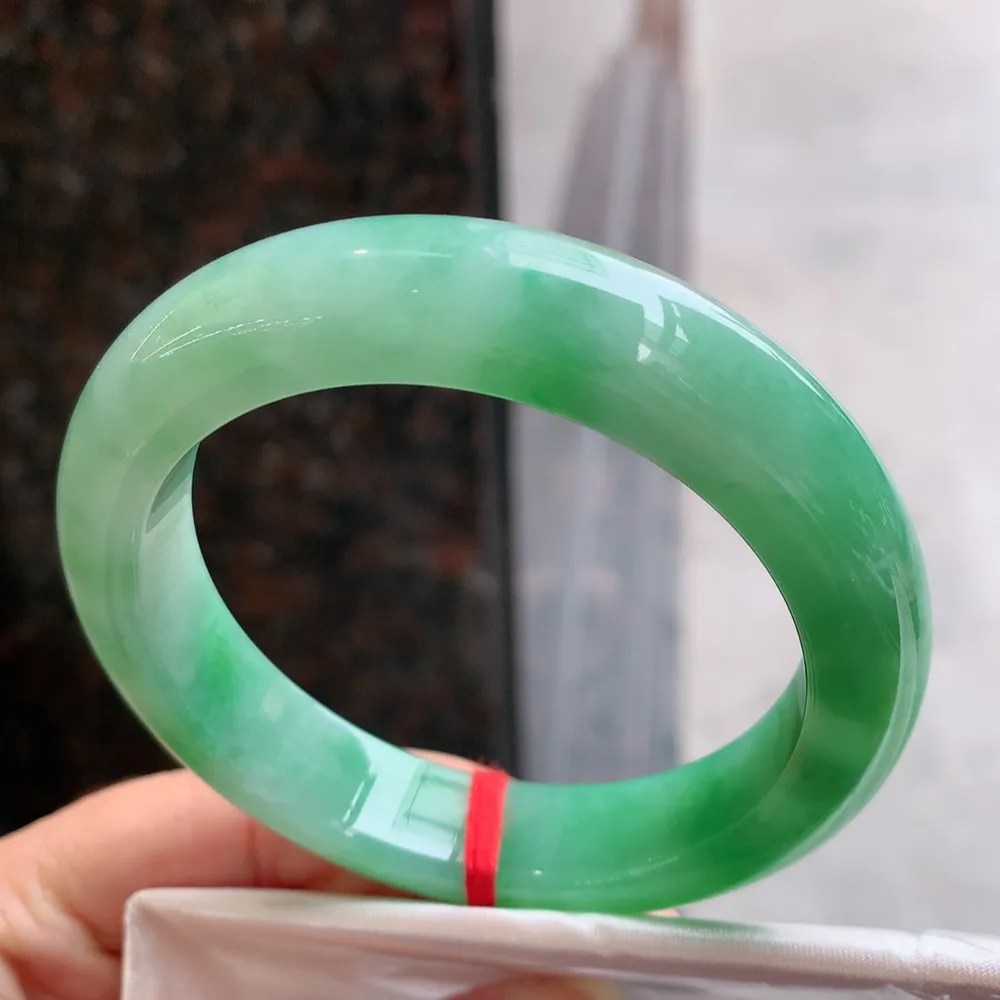 正圈一大圈芙蓉阳绿 无瑕 尺寸:54.7/12.3/9 色好🥰🥰