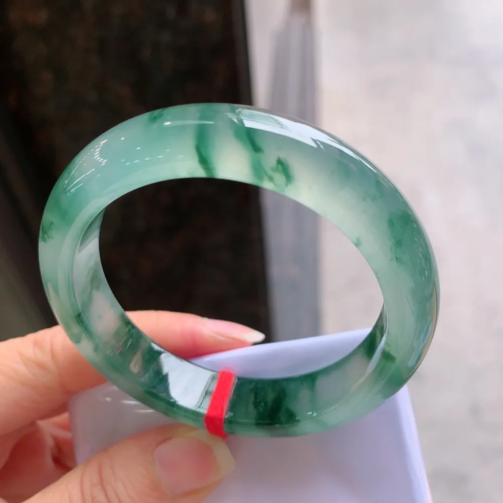 正圈冰玻飘花 无瑕 尺寸:53.1/12.1/8.3 花美 刚性十足 高品质