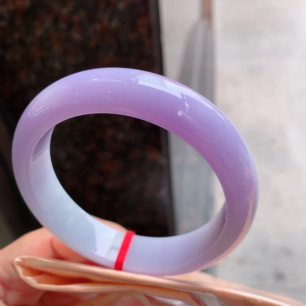 正圈紫罗兰 无瑕 尺寸:60.7/14.6/8.9 实物紫淡一分 大圈口