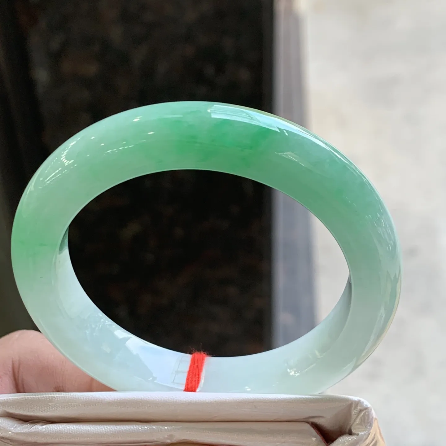 正圈冰糯阳绿 有纹 尺寸:51.1/10.4/8.8 色好