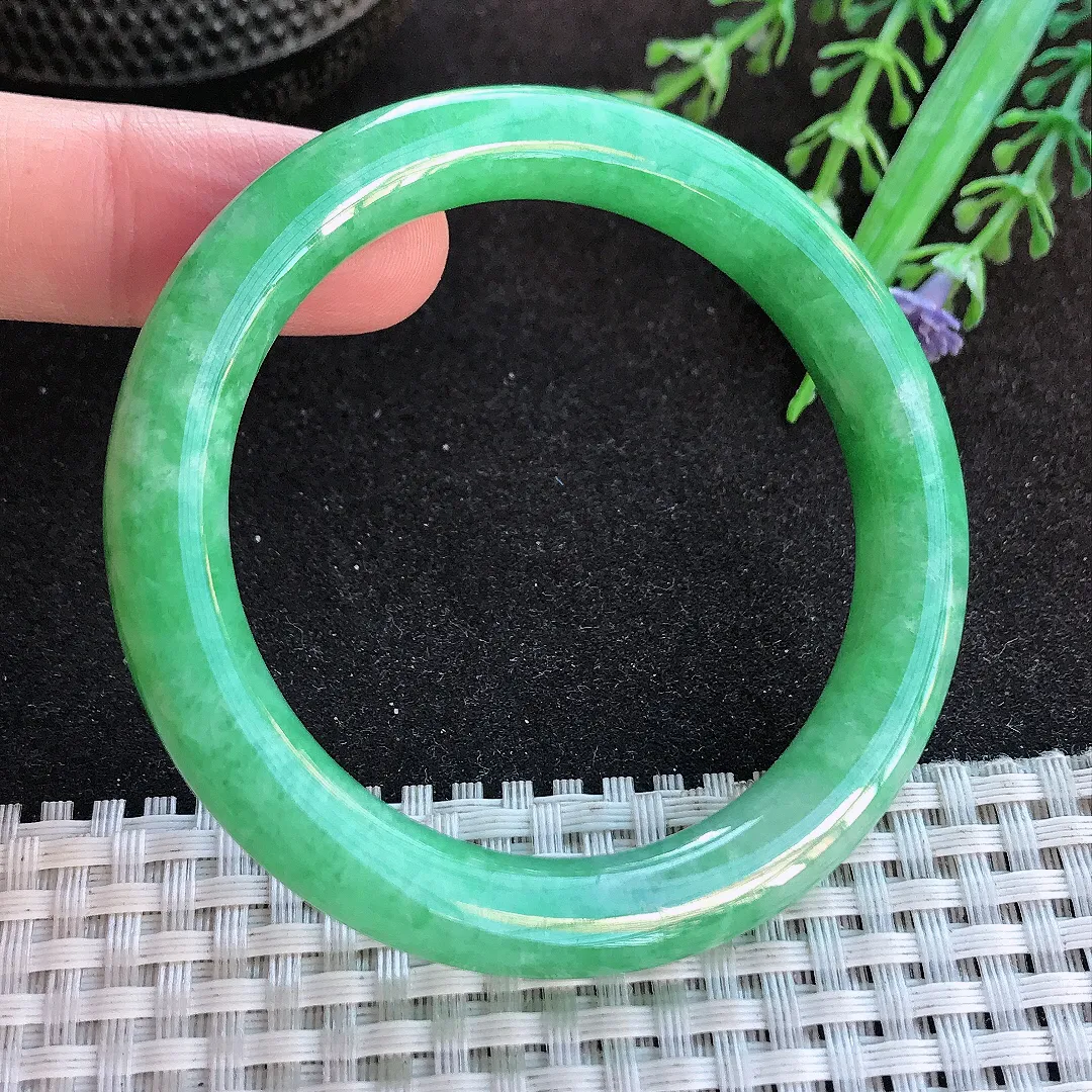 天然a货翡翠50.5/8.5老坑精美温润满绿圆条手镯小圈口玉手镯