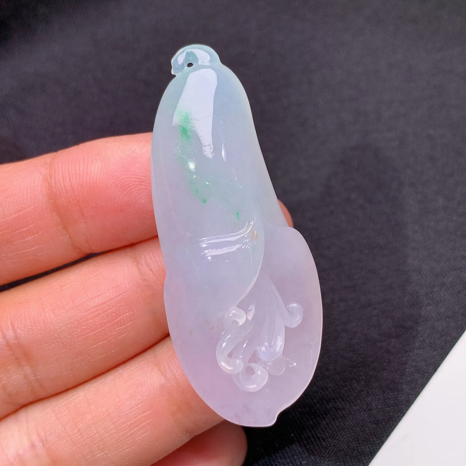 冰种飘绿玉兰花，镶嵌佳品，冰润细腻，色甜，种水足 尺寸48.7*20.2*11