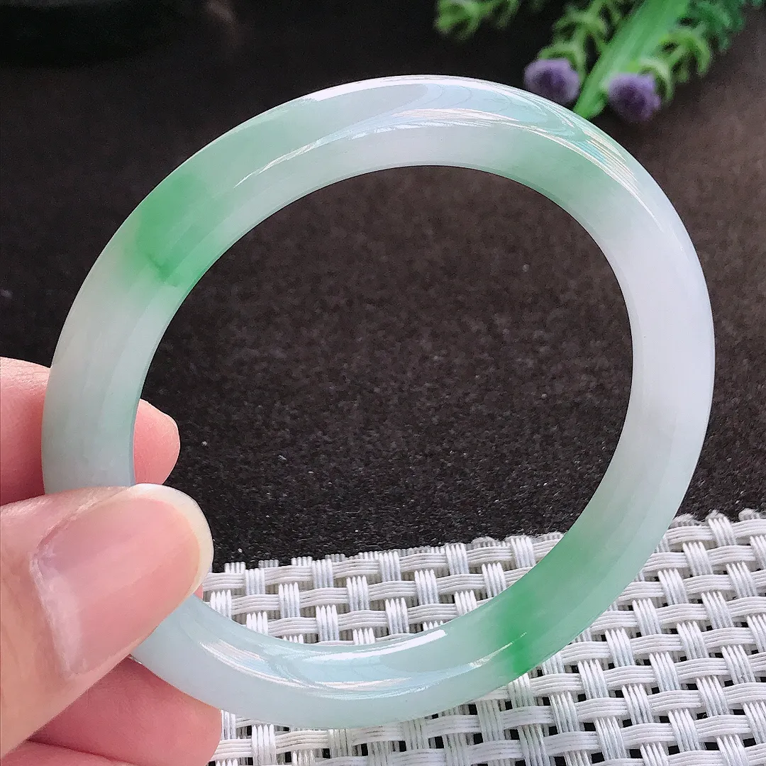 天然a货翡翠54.3/8.3老坑冰胶水灵飘绿圆条手镯玉手镯