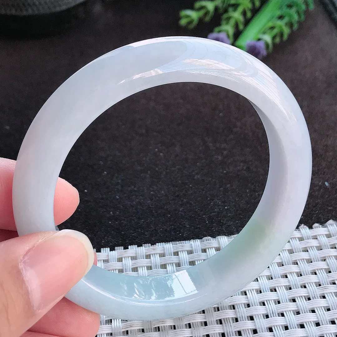 天然a货翡翠57/12.6/8.8老坑秀气温润月光白手镯宽边玉手镯