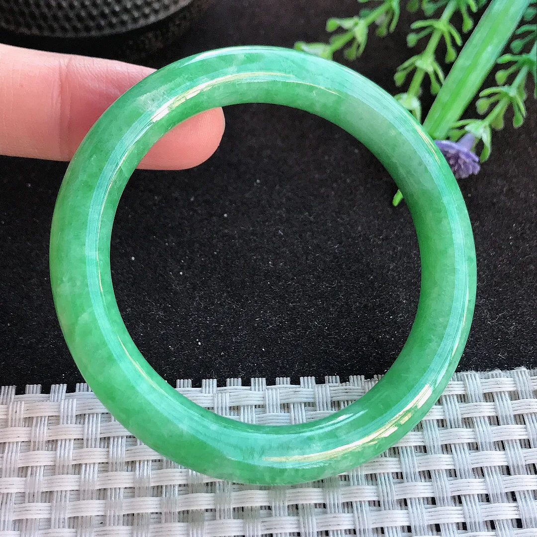 天然a货翡翠50.5/8.5老坑精美温润满绿圆条手镯小圈口玉手镯