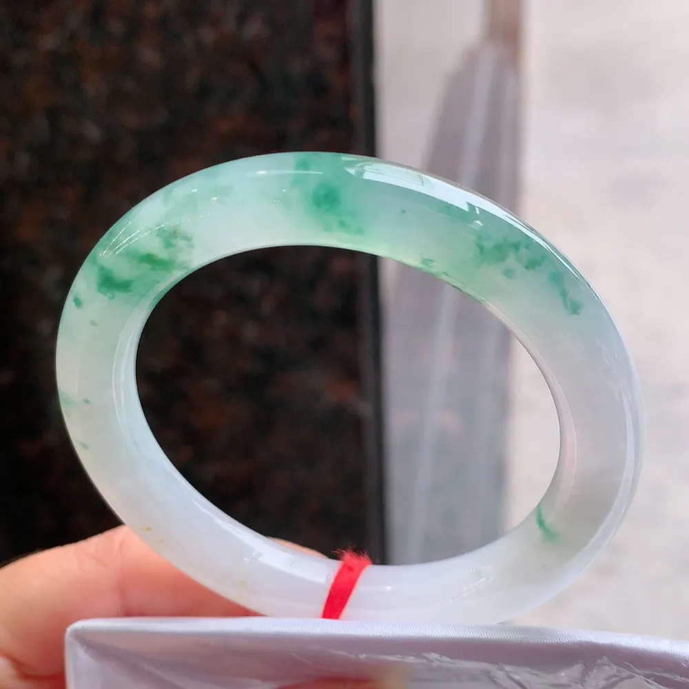 圆条高冰飘花 无瑕 尺寸:54.1/10.1 花美 种水好