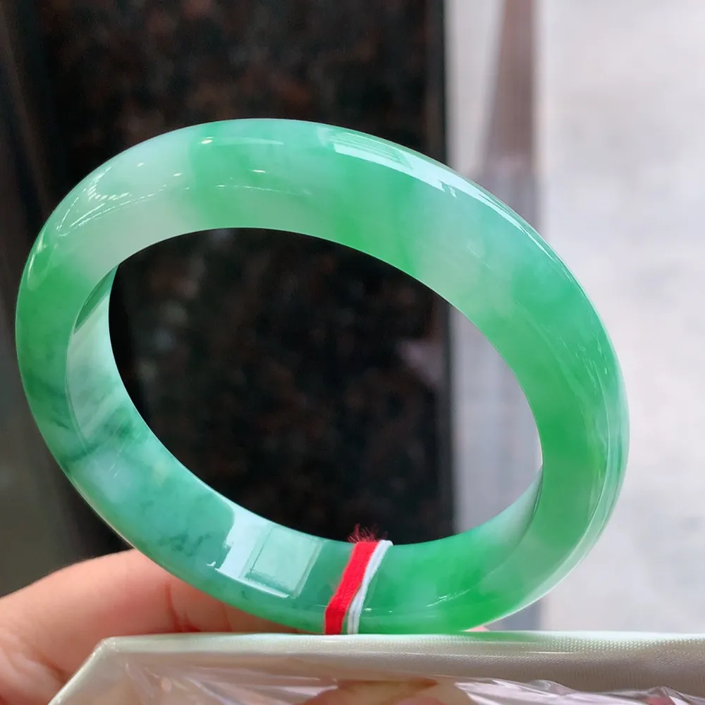 正圈冰阳绿 无瑕 尺寸:57.7/12.8/8.8 色好