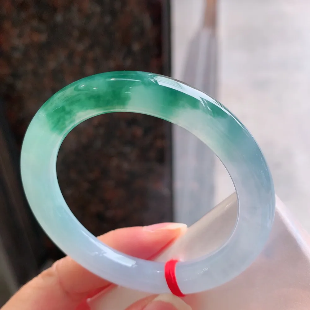 圆条高冰飘花 无瑕 尺寸:53.1/9.5 花美 种水好