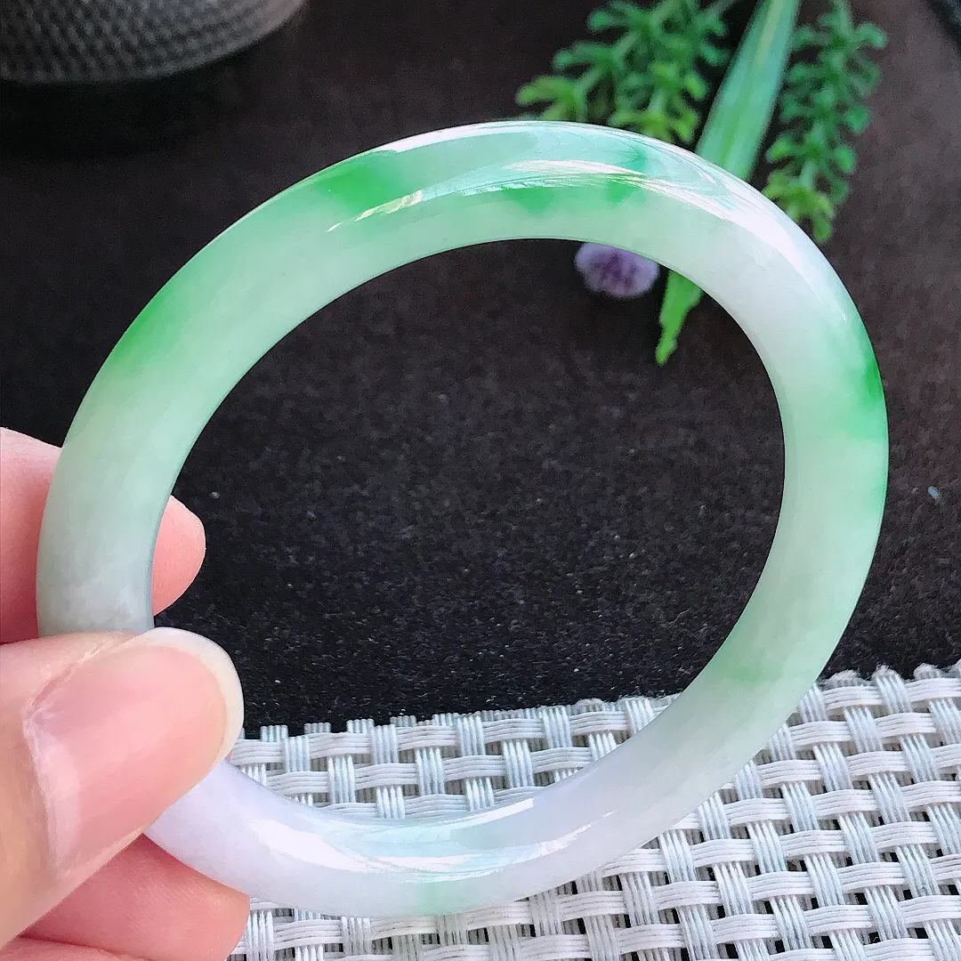 天然a货翡翠53/7.7/8.3老坑精美温润飘阳绿圆条手镯玉手镯