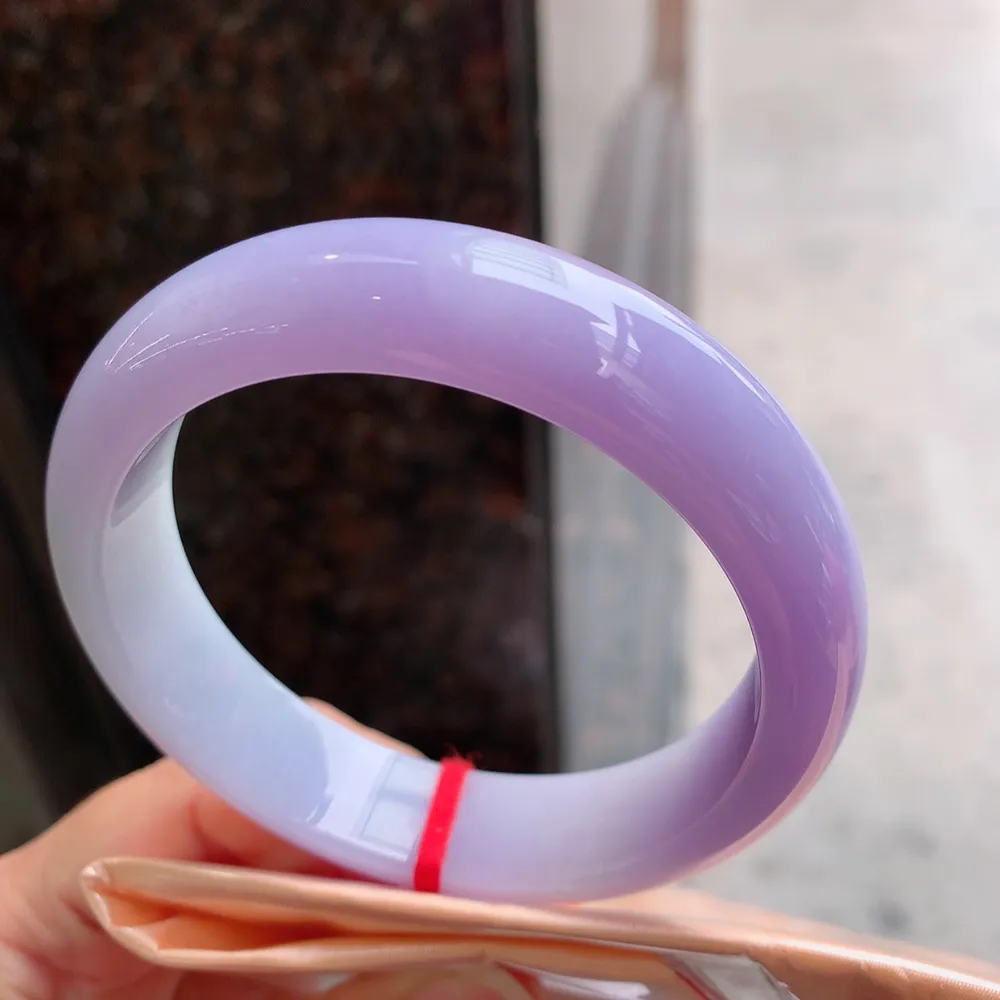 正圈紫罗兰 无瑕 尺寸:60.7/14.6/8.9 实物紫淡一分 大圈口