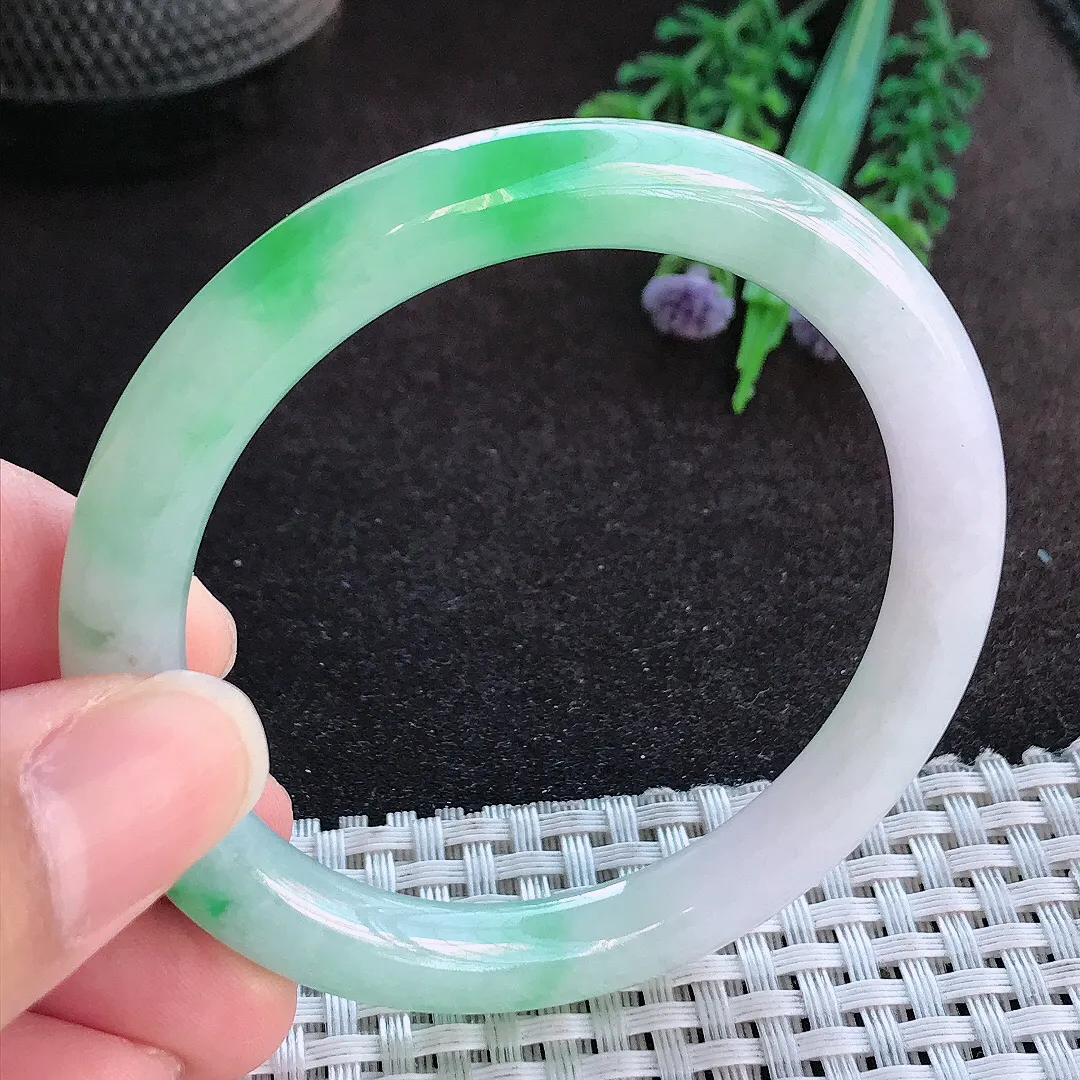 天然a货翡翠53/7.7/8.3老坑精美温润飘阳绿圆条手镯玉手镯
