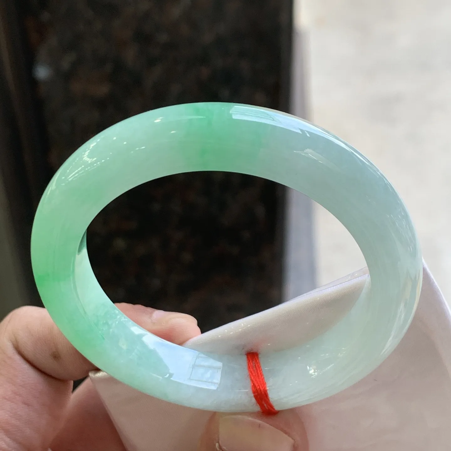 正圈冰糯阳绿 有纹 尺寸:51.1/10.4/8.8 色好